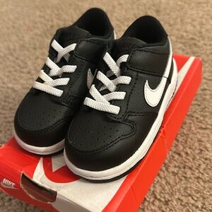Toddler Nike Dunks (6c)